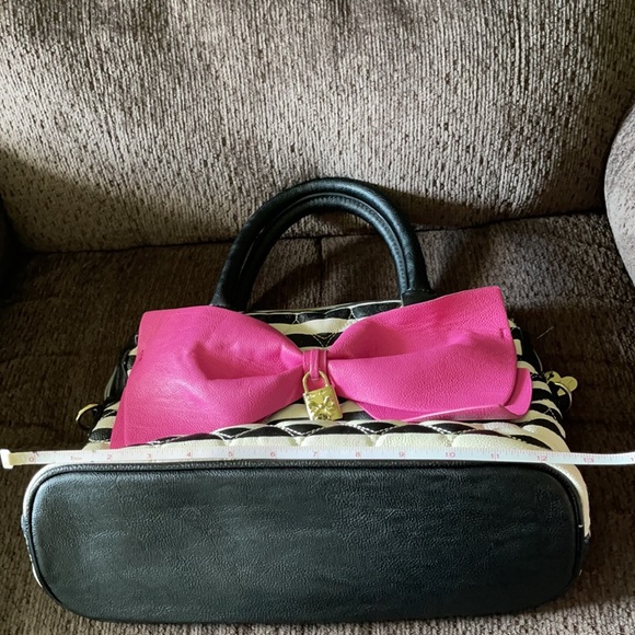 Betsy Johnson purse - Picture 8 of 9